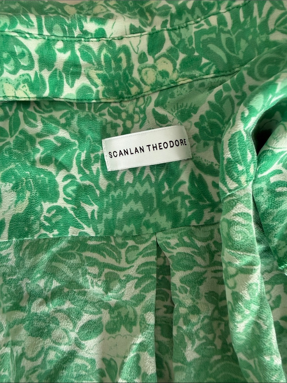 Scanlan Theodore Green Floral Ruffle-Front Blouse - Picture 2 of 3